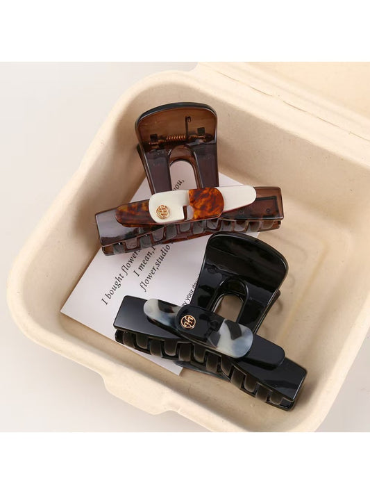 Beau - Minimalist Letter Claw Clip