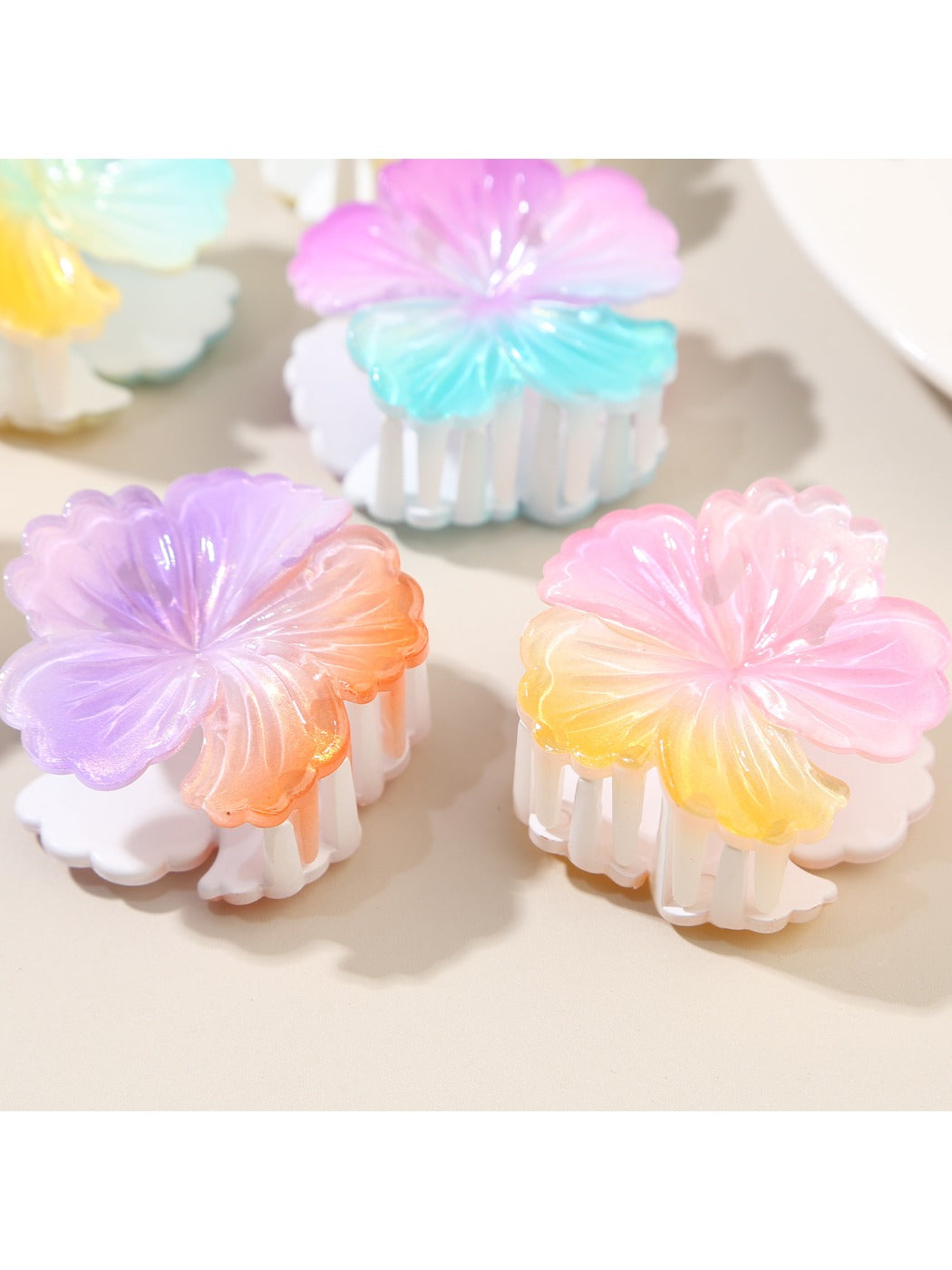Beau - Ombré Hibiscus Shaped Claw Clip