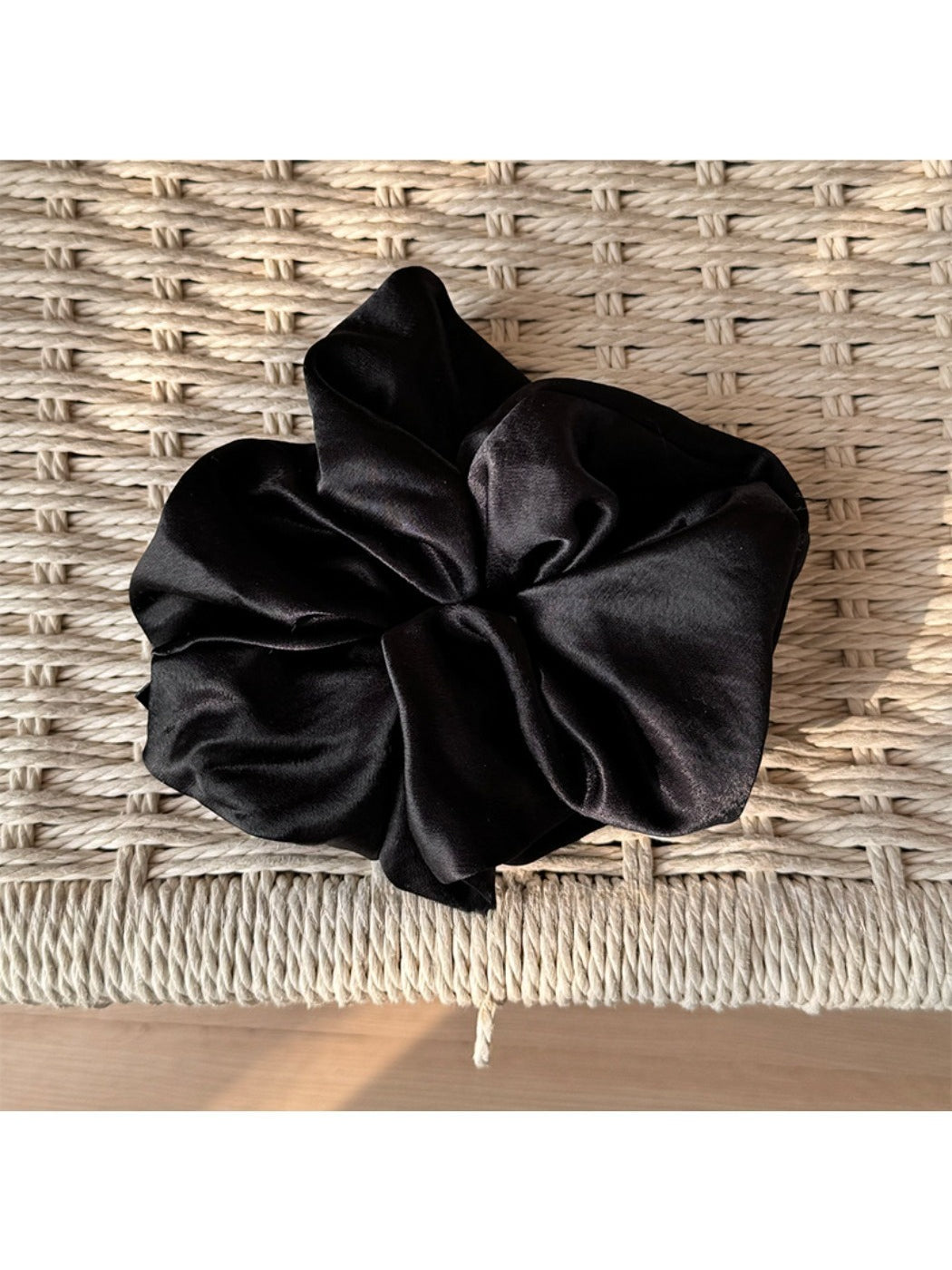 Gifty - Macaron Colored Satin Hair Scrunchie