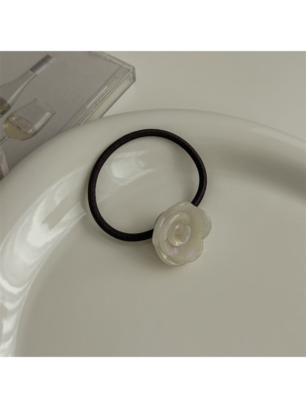 Gifty - Minimalist Rose Hair Tie