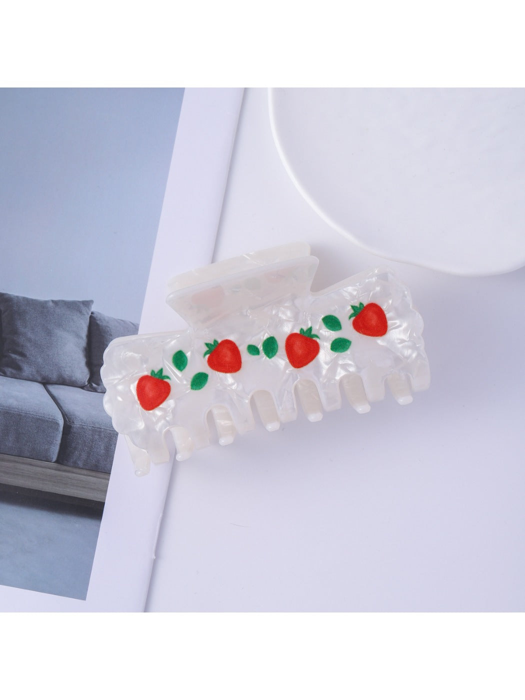 Beau - Oversized Strawberry Print Claw Clip