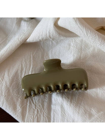 Beau - Glossy Sculpted Plastic Hair Styling Claw Clip