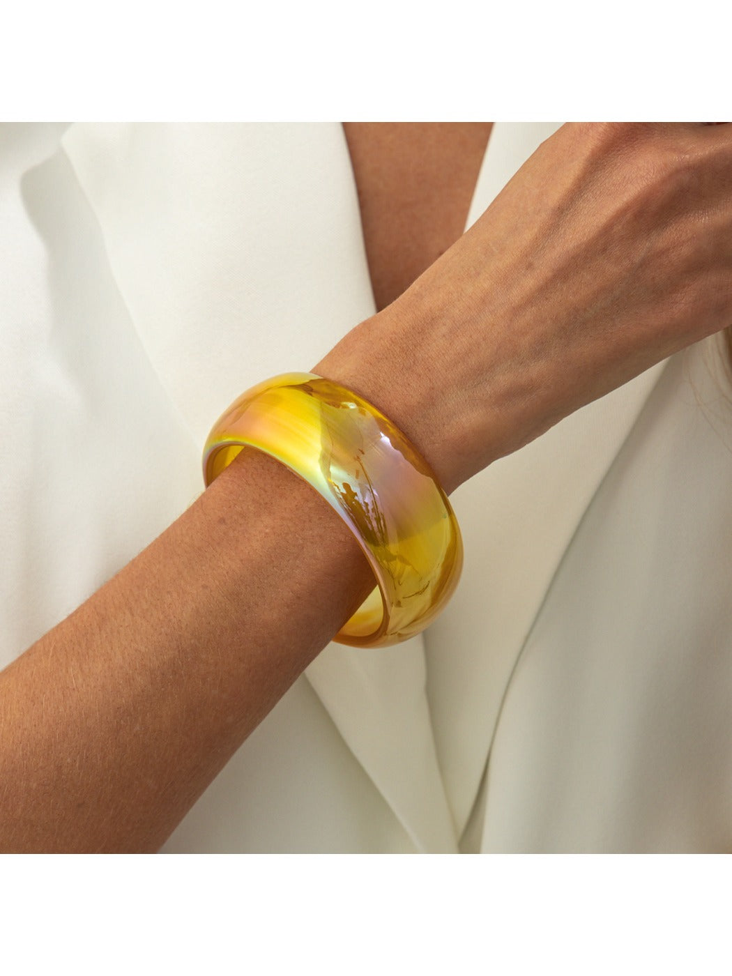 Lovra colorful bangle bracelet displayed in a jewelry box