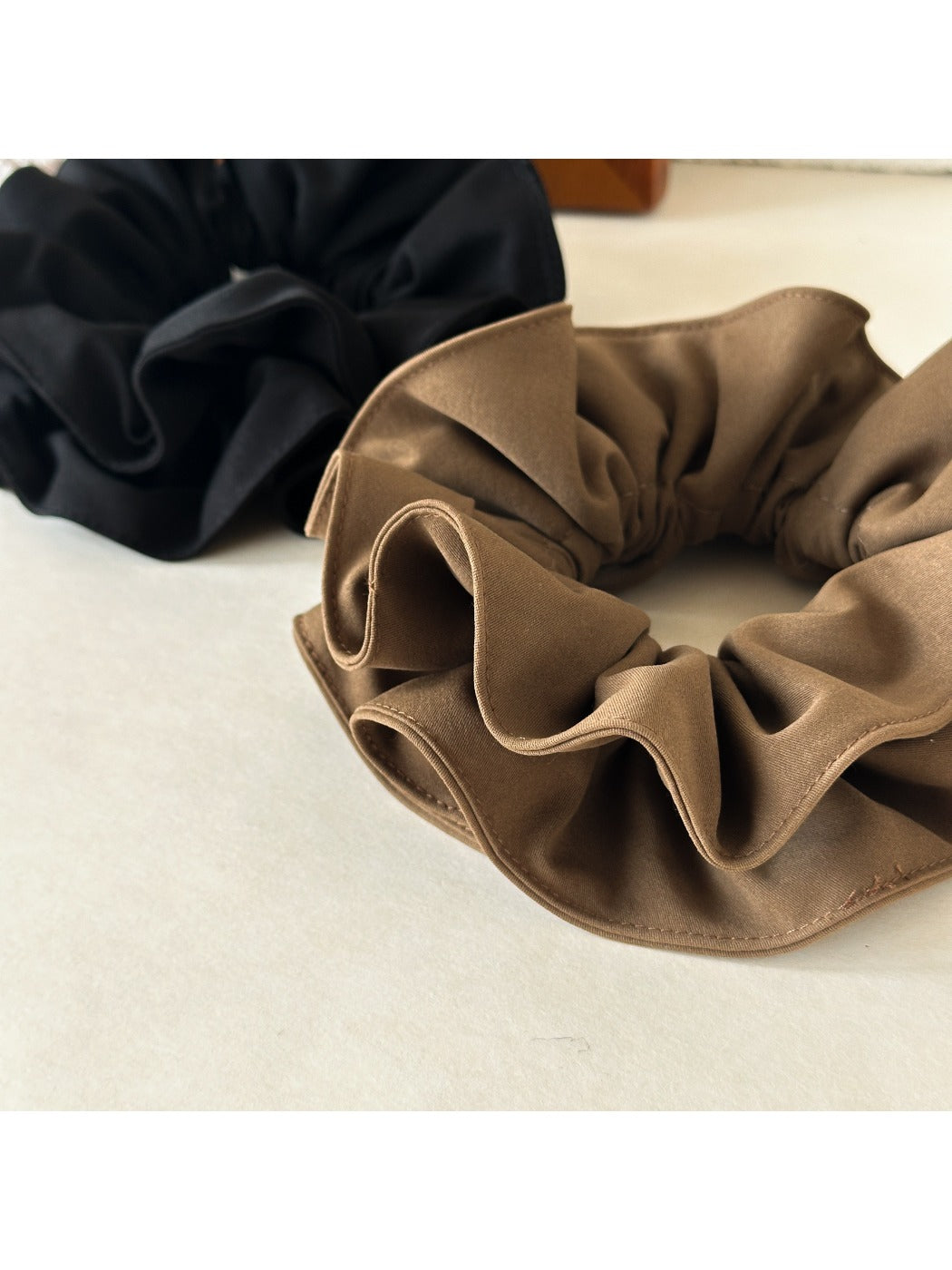Gifty - Brown Wrinkle Double Scrunchie