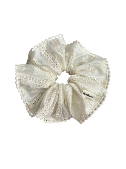 Gifty - Floral Lace Ruffle Polyester Scrunchie