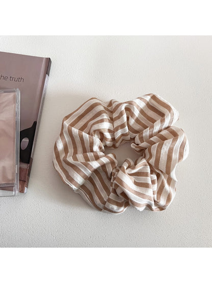 Gifty - Minimalist Colorful Striped Scrunchie