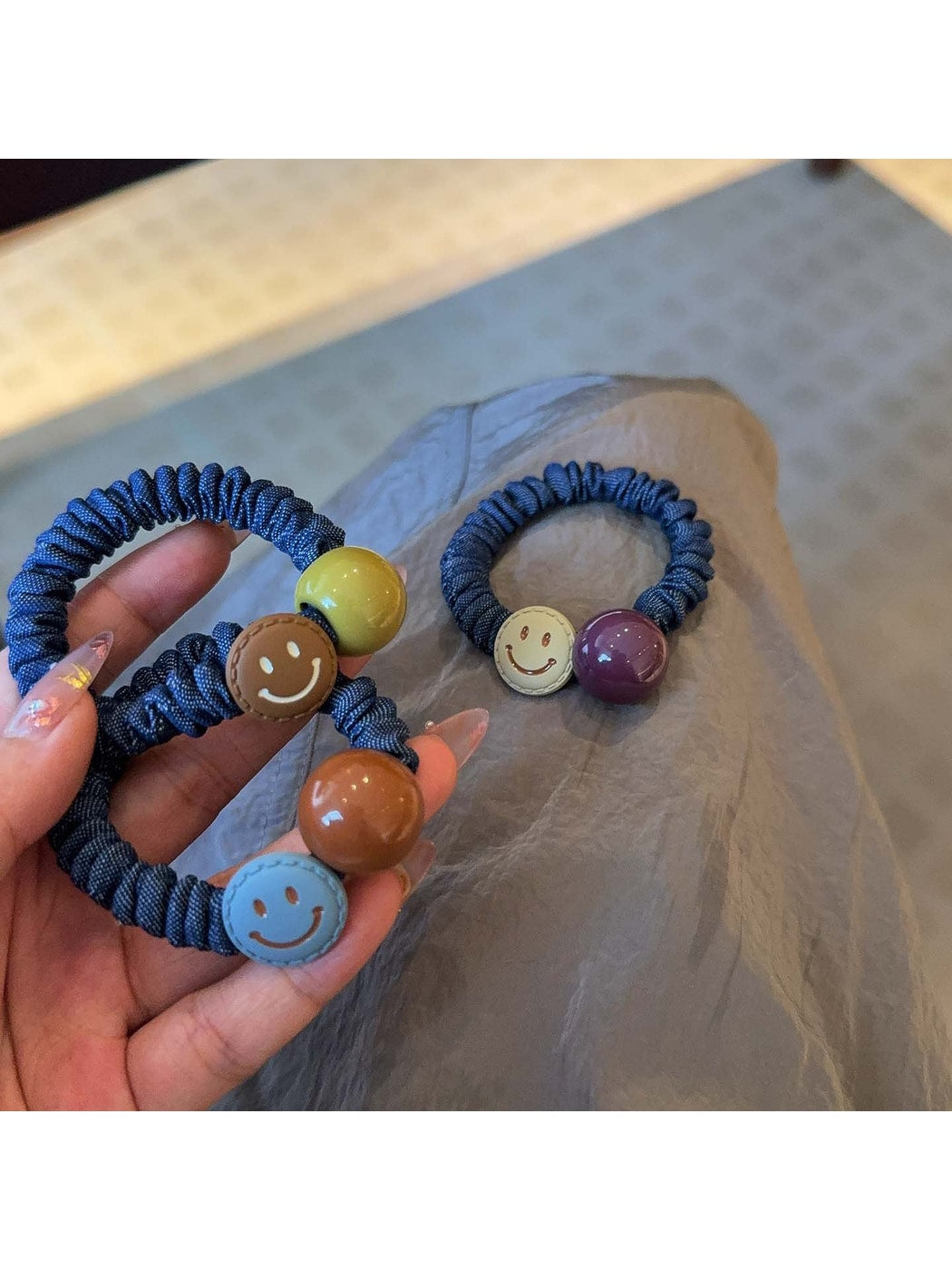 Gifty - Cute Smiley Face Hair Tie