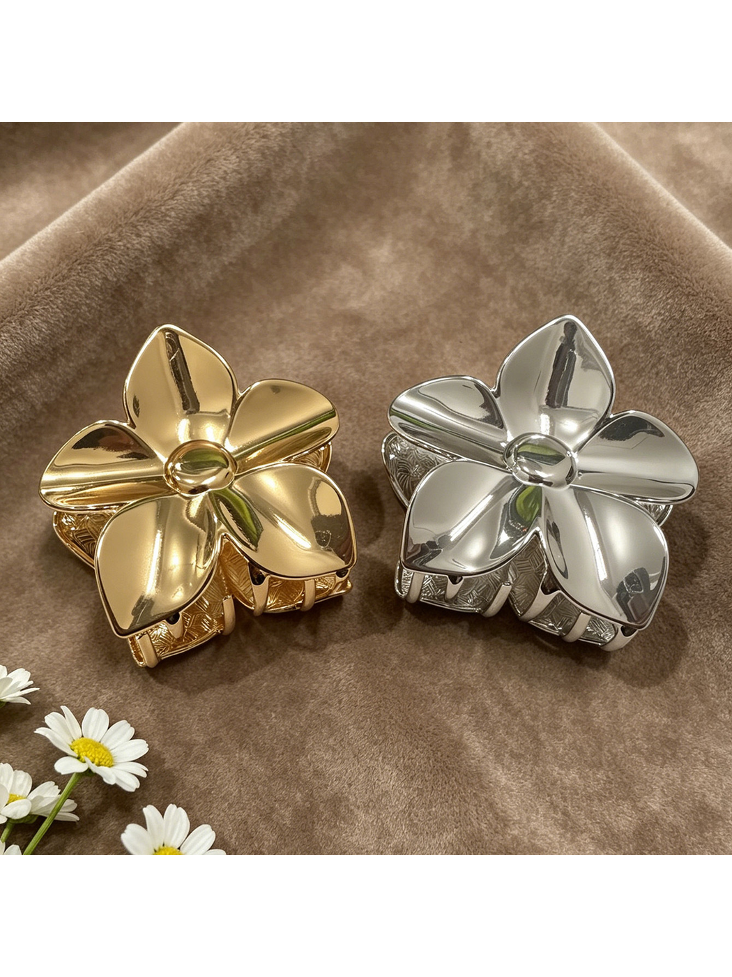 Beau - Vintage Flower Shape Plated Hair Clip