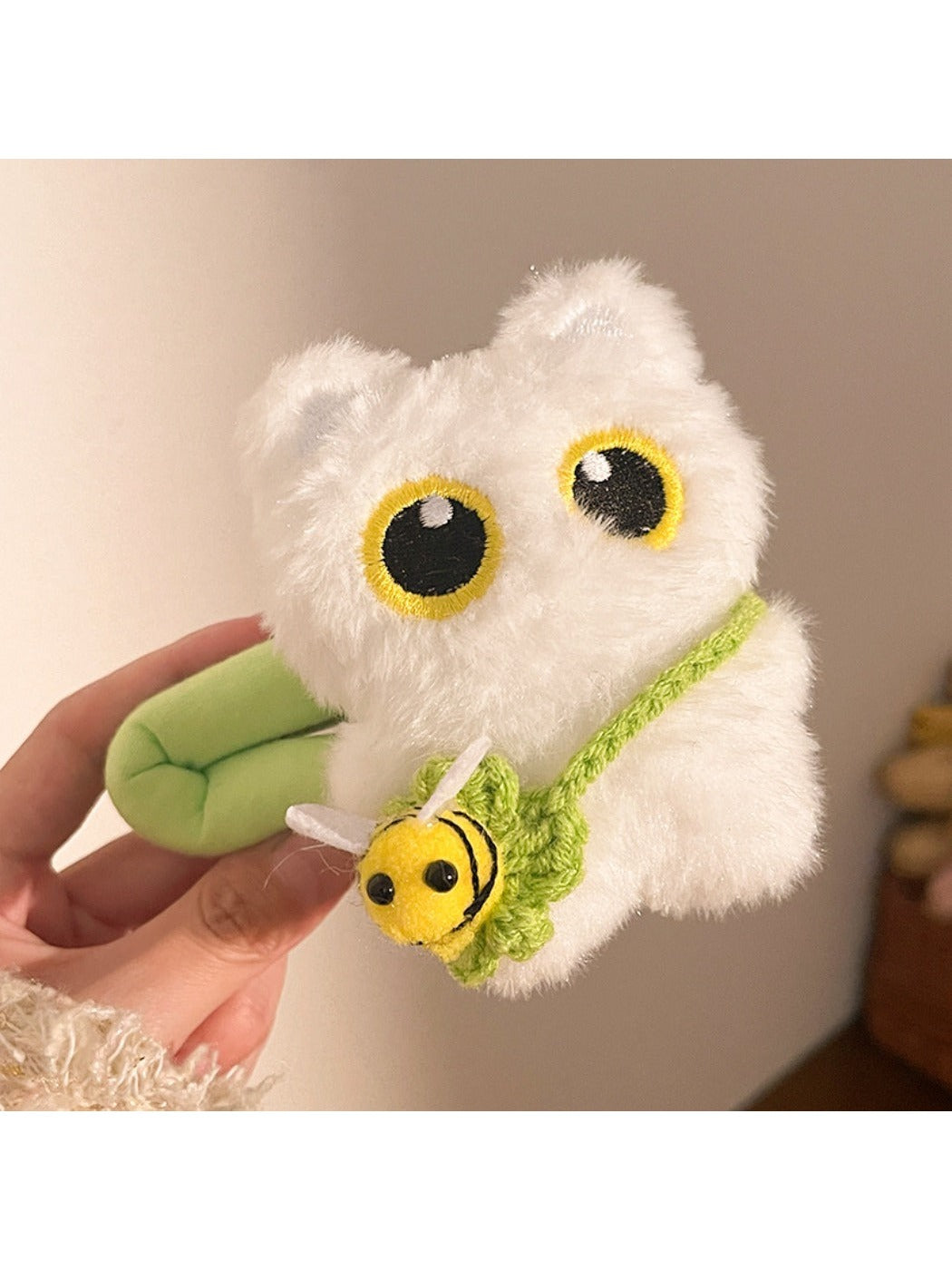 Beau - Plush Cat Hair Clip with Bee Charm