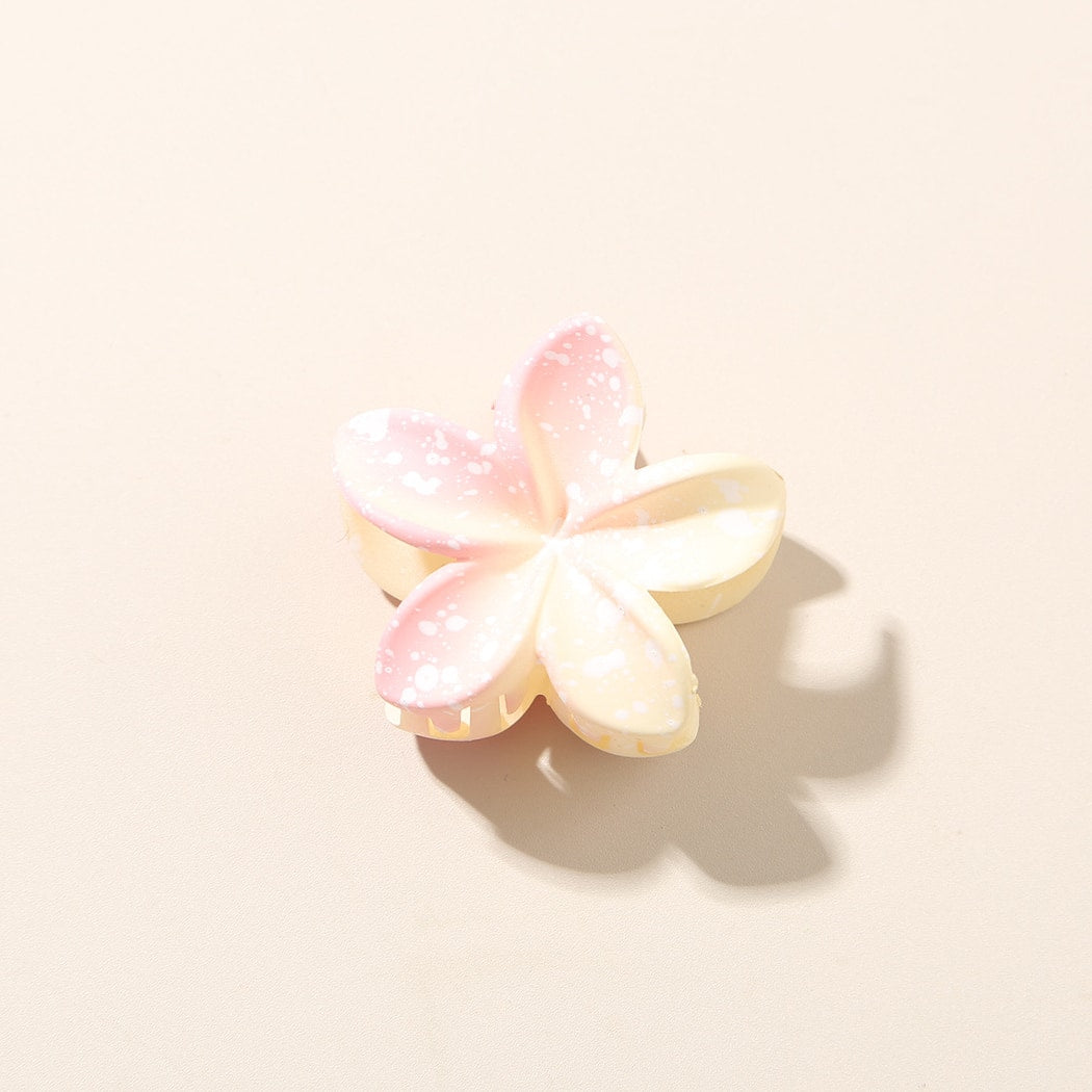 Beau - Gradient Petal Flower Hair Claw Clip