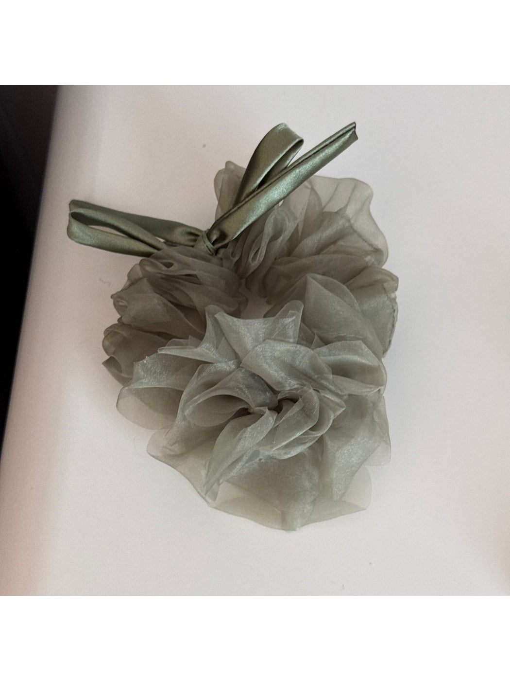 Gifty - Floral Ruffled Mesh Bow Scrunchie