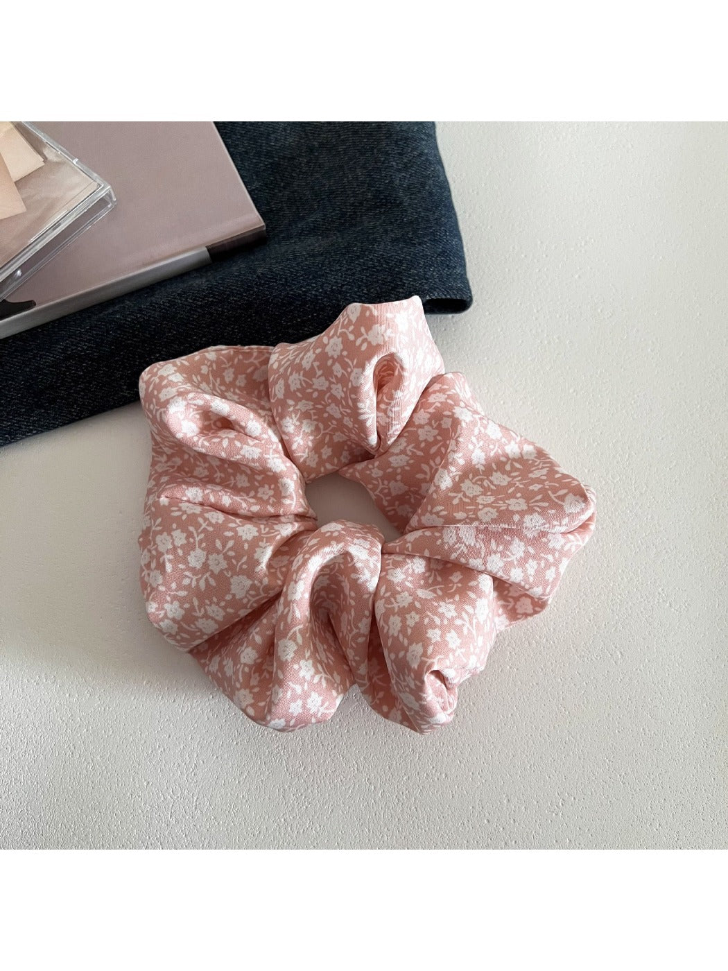 Gifty - Bohemian Floral Print Scrunchie
