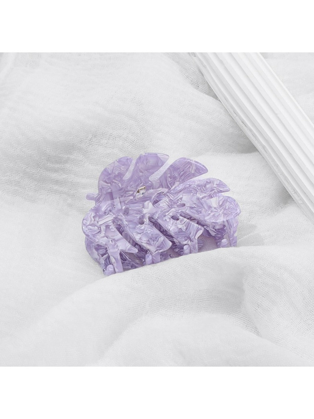 Beau - Leaf Acetate Hair Clip