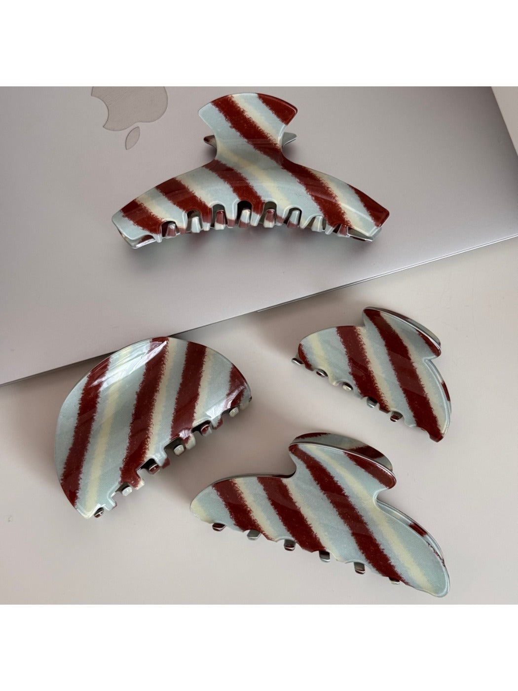 Side view of Beau Retro Twill Acetate Clip highlighting clip mechanism