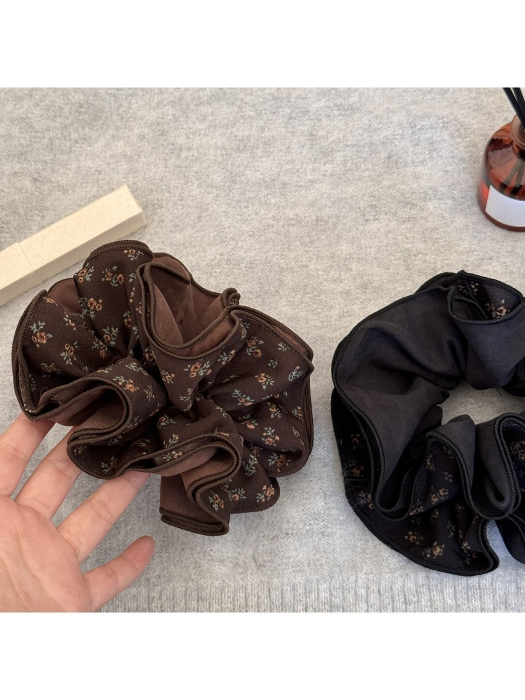 Gifty - Elegant Double Layer Floral Scrunchie