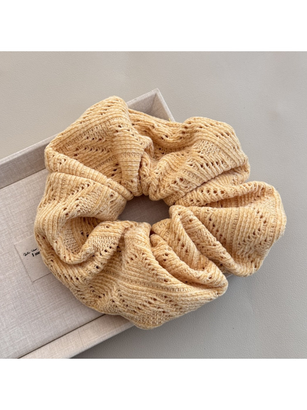 Gifty - Elegant Knitted Hair Scrunchie