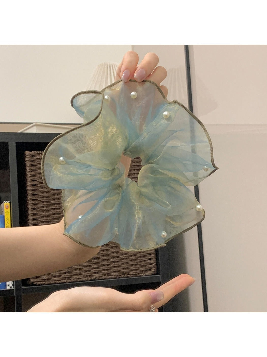 Gifty - Romantic Green Fashionable Scrunchie