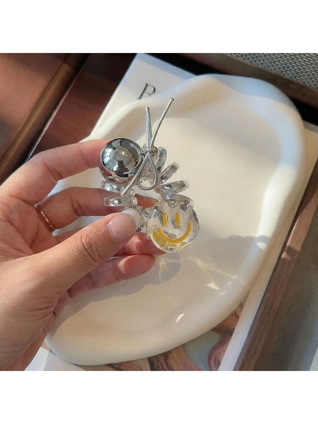 Gifty - Smiley Face Bow Spiral Plastic Hair Tie