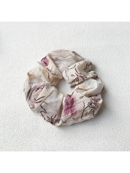 Gifty - Stylish Vintage Vacation Style Print Scrunchie