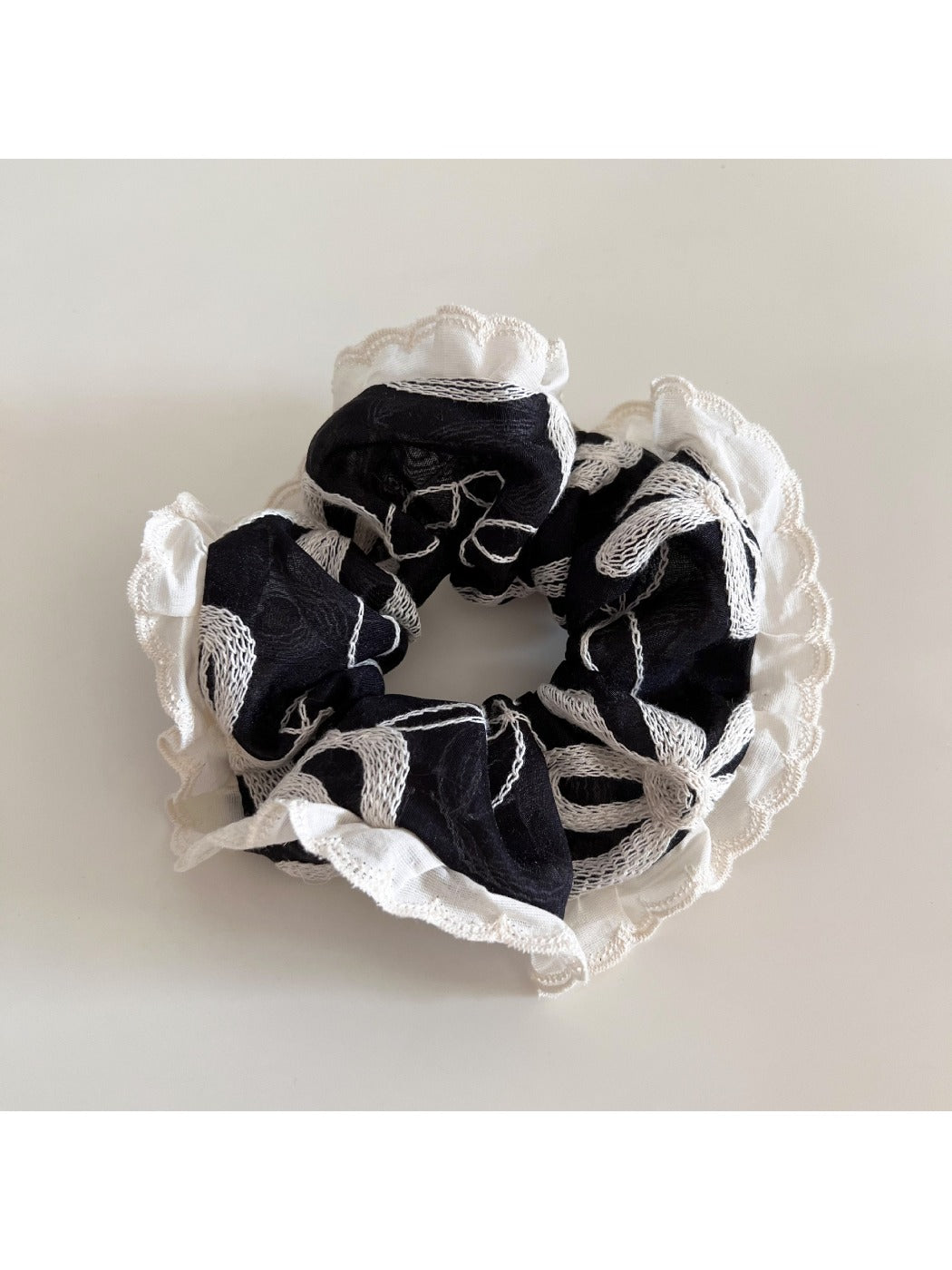 Gifty - Cute Lace Contrast Wide Scrunchie