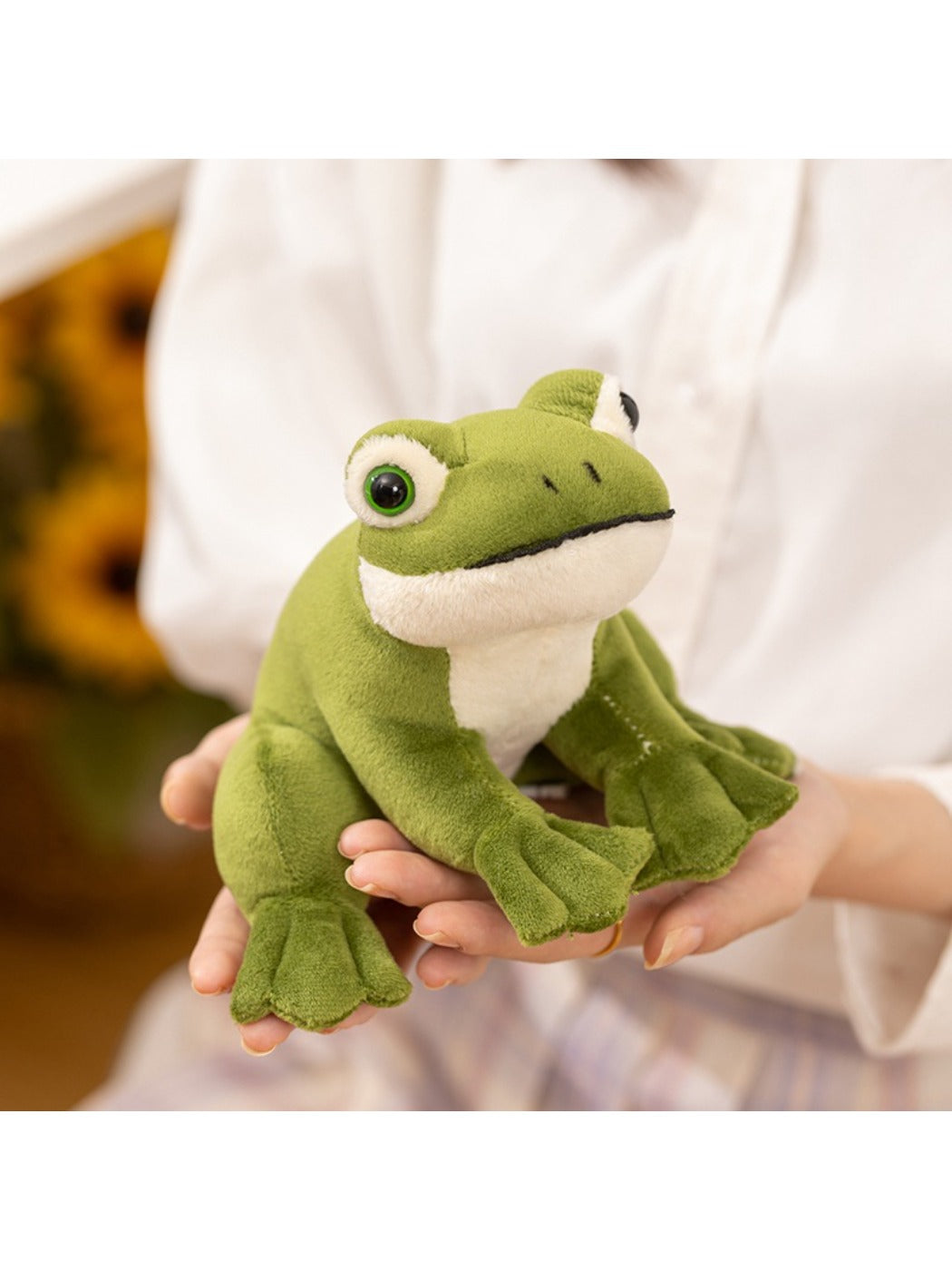 Kuta - Realistic Sitting Frog Plush Toy Soft and Cuddly