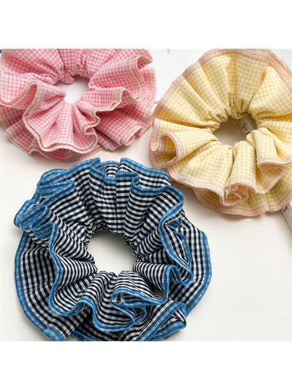 Gifty - Adorable Multicolor Plaid Fabric Scrunchie