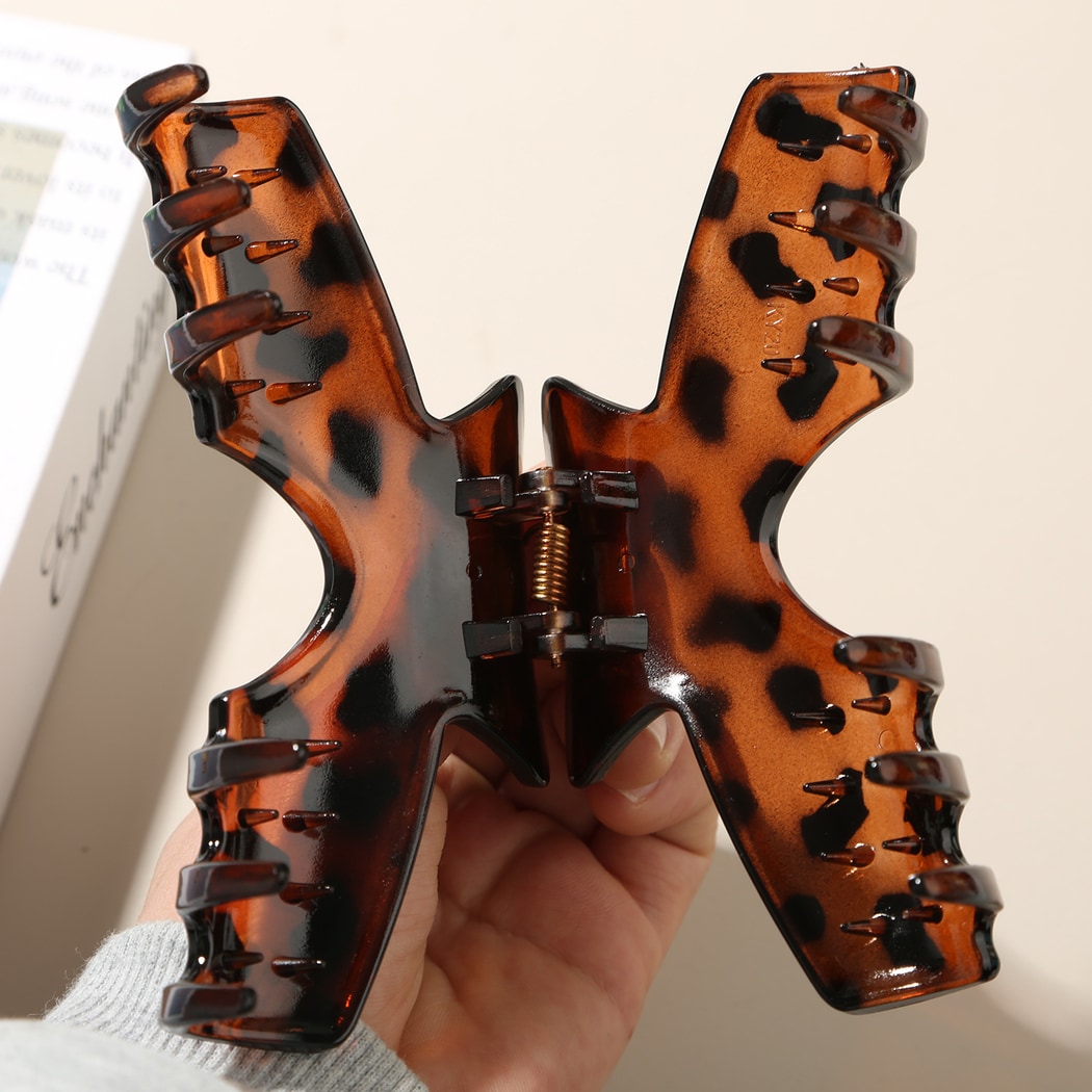Beau - Simple Arc Shape Glossy Fashion Claw Clip