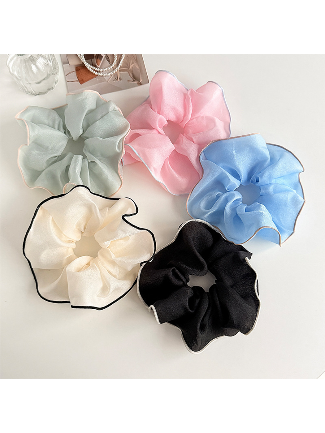 Gifty - Polyester Contrast Trim Oversized Scrunchie