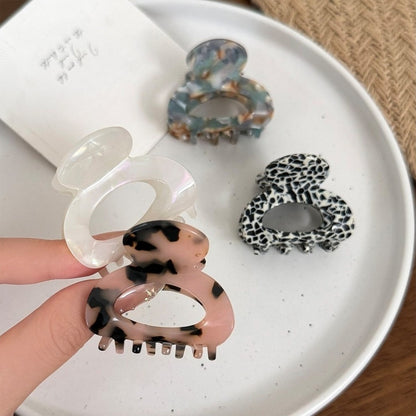 Beau - Retro Patterned Acetate Oval Claw Clip