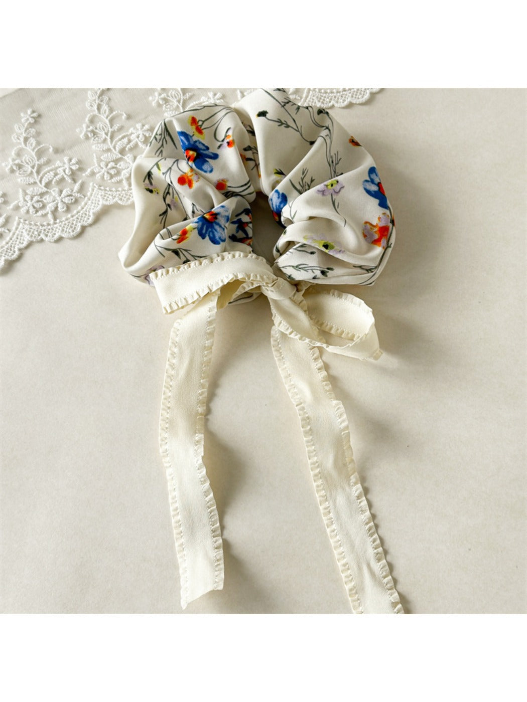 Gifty - Sweet Floral Bow Scrunchie