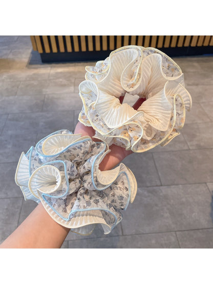 Gifty - Gentle Floral Voluminous Scrunchie