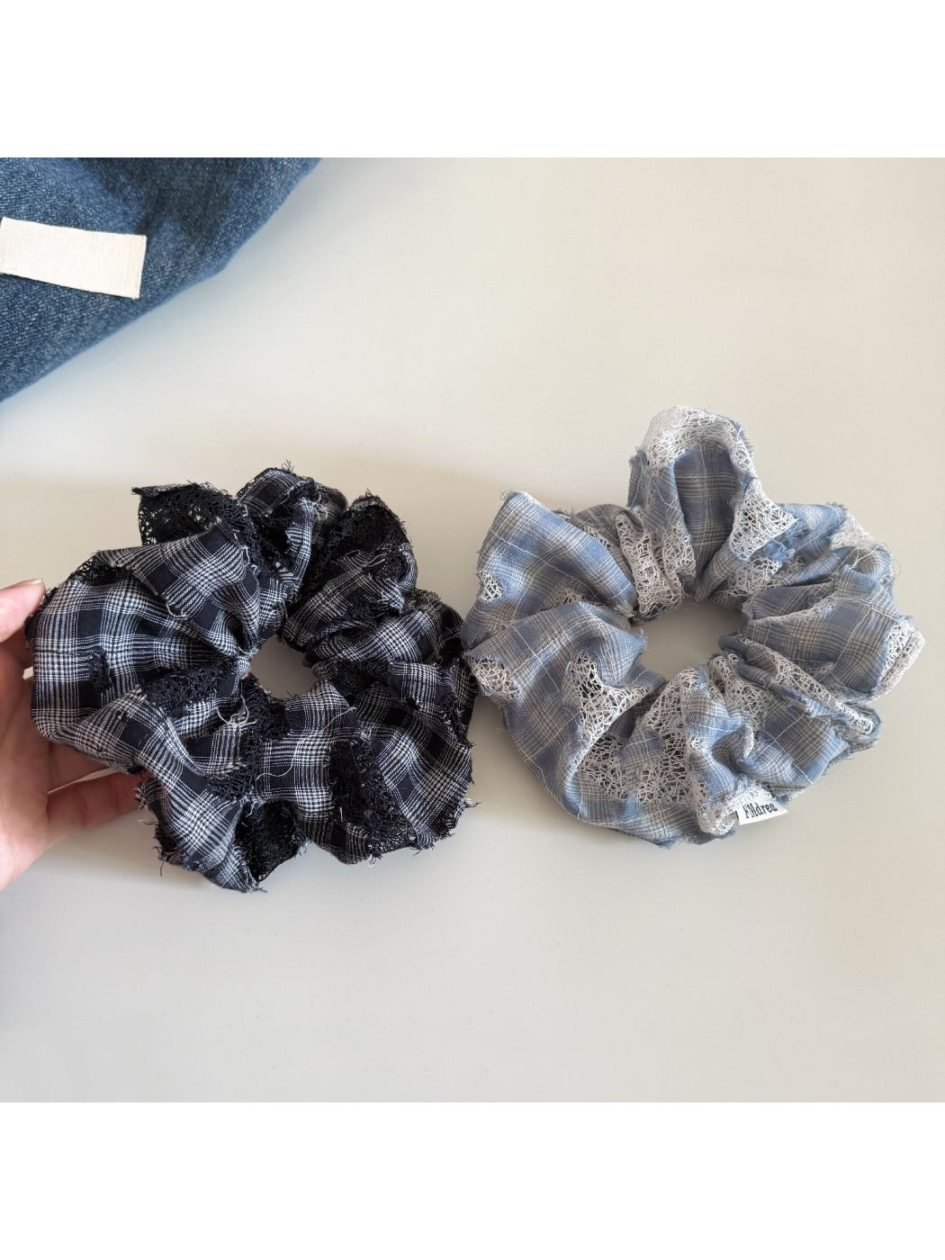 Gifty - Chic Plaid Ruched Scrunchie