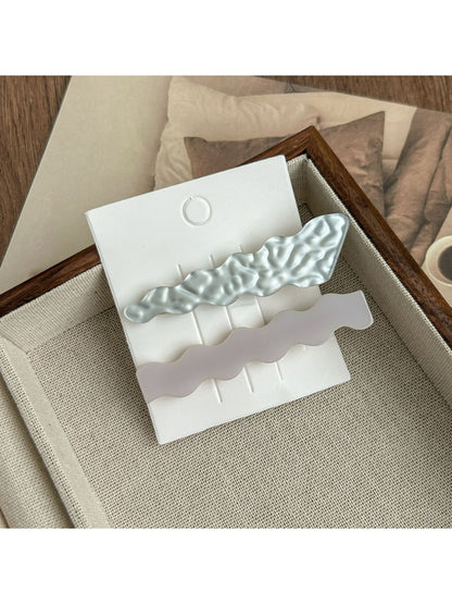 Beau - A Pair of Duckbill Hair Clips