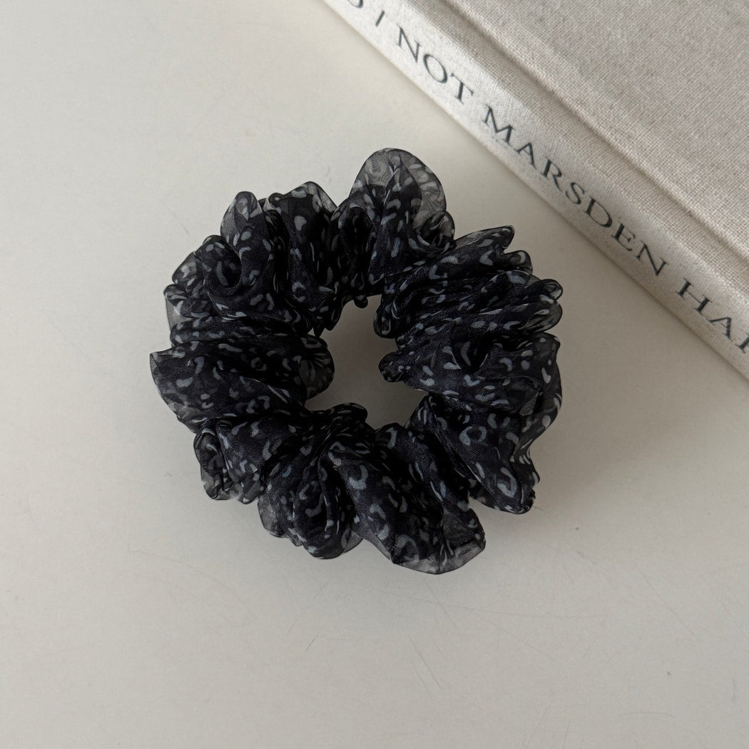 Gifty - Leopard Print Ruffled Polyester Scrunchie