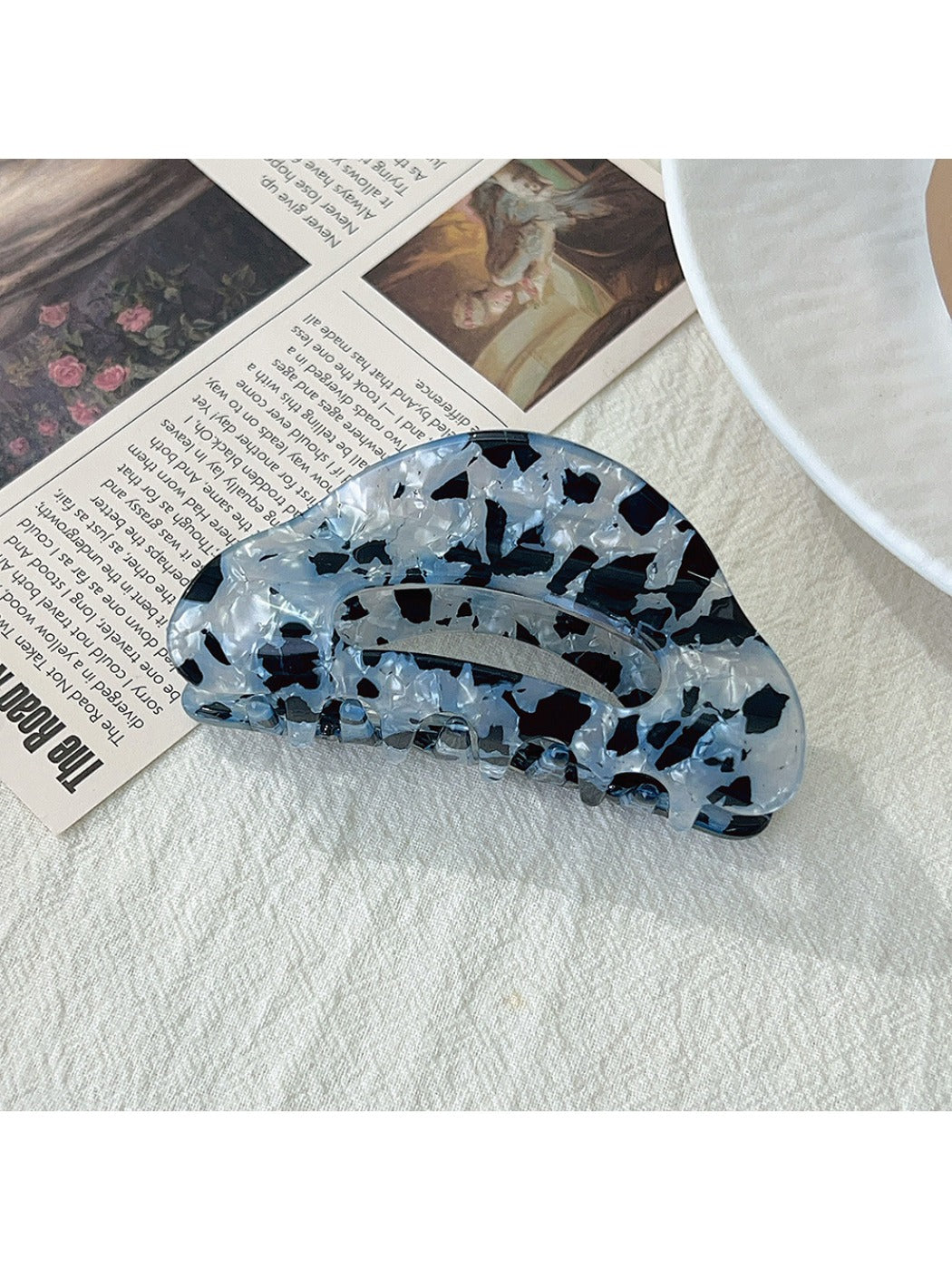 Beau - Retro Openwork Half Moon Claw Clip