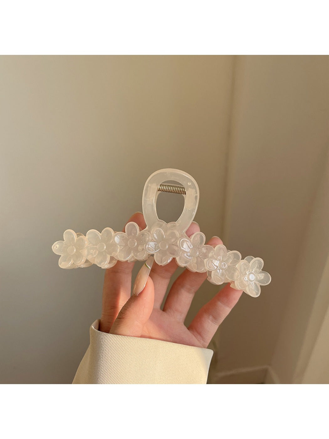 Beau - Elegant Floral Design Hair Claw Clip