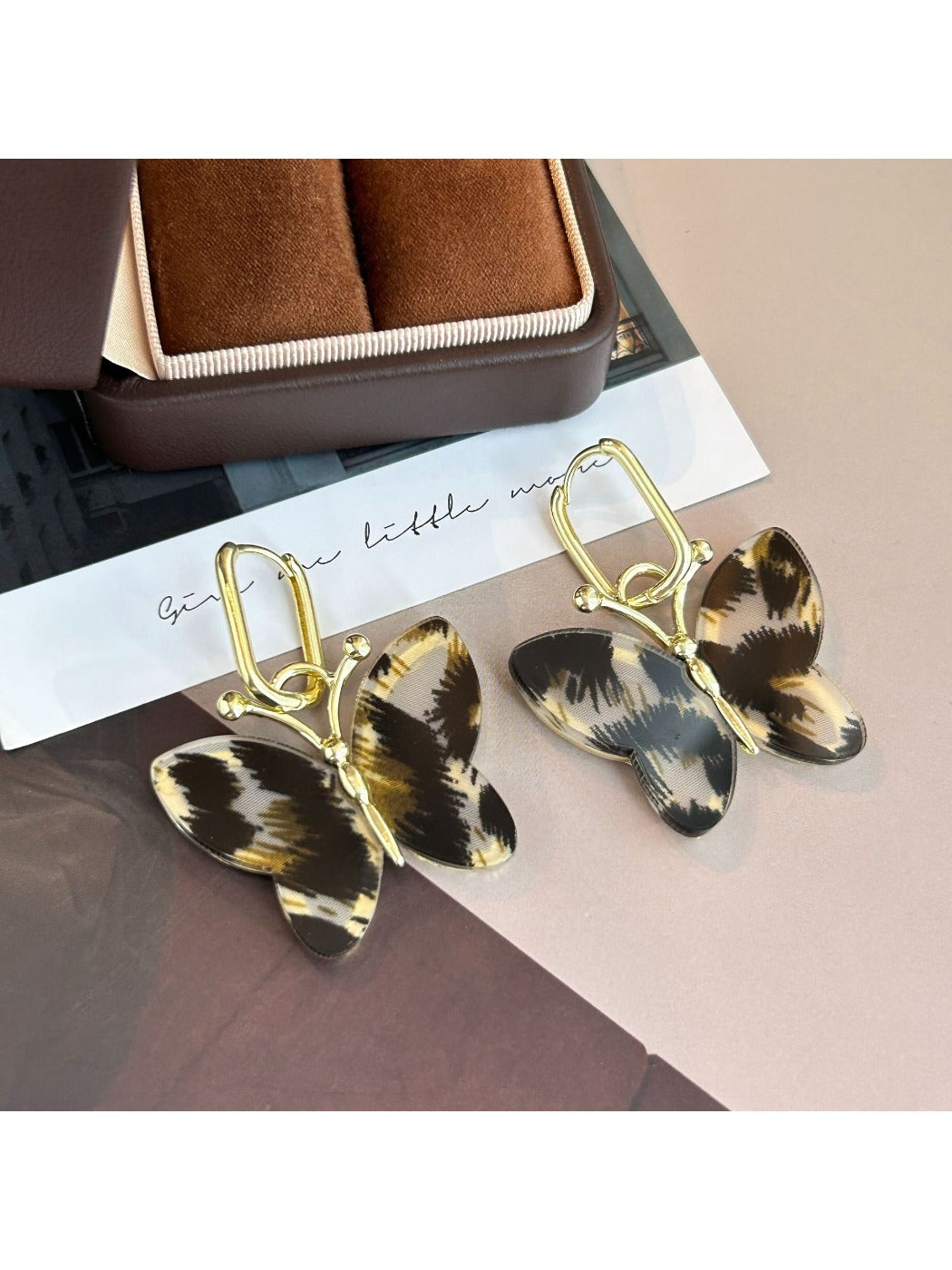 Earedge - Butterfly-Style Elegant Vintage Earrings