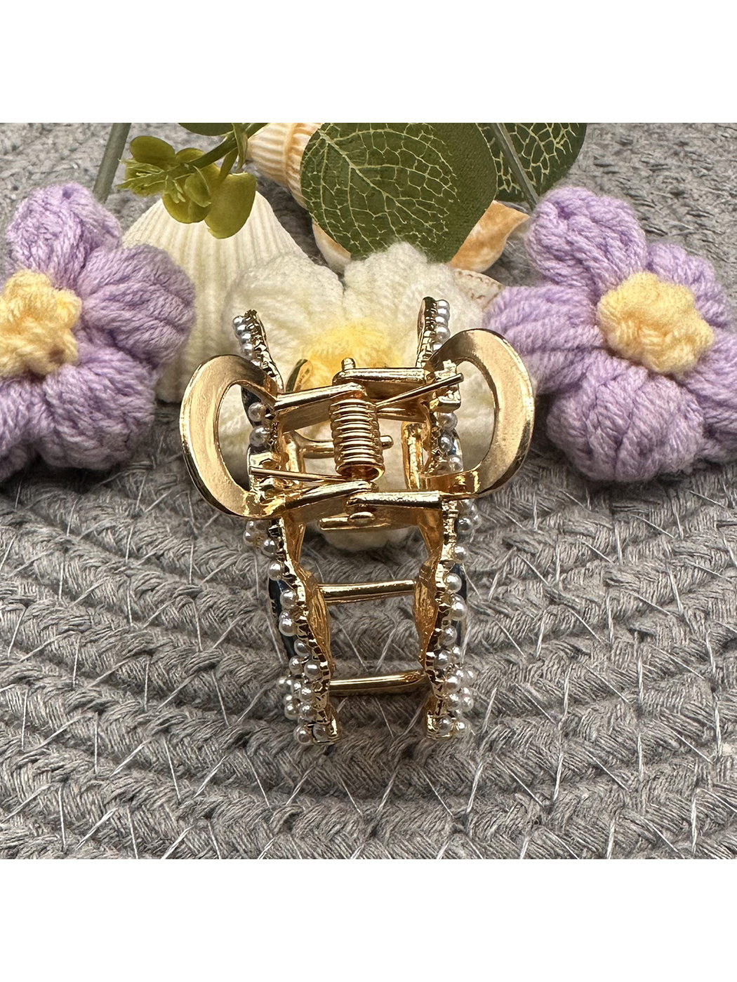 Beau - Floral Leaf Accent Alloy Claw Hair Clip