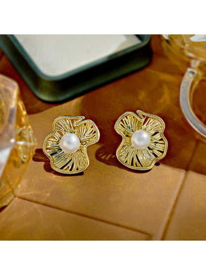 Earedge - Luxe Openwork Ruffled Stud Earrings