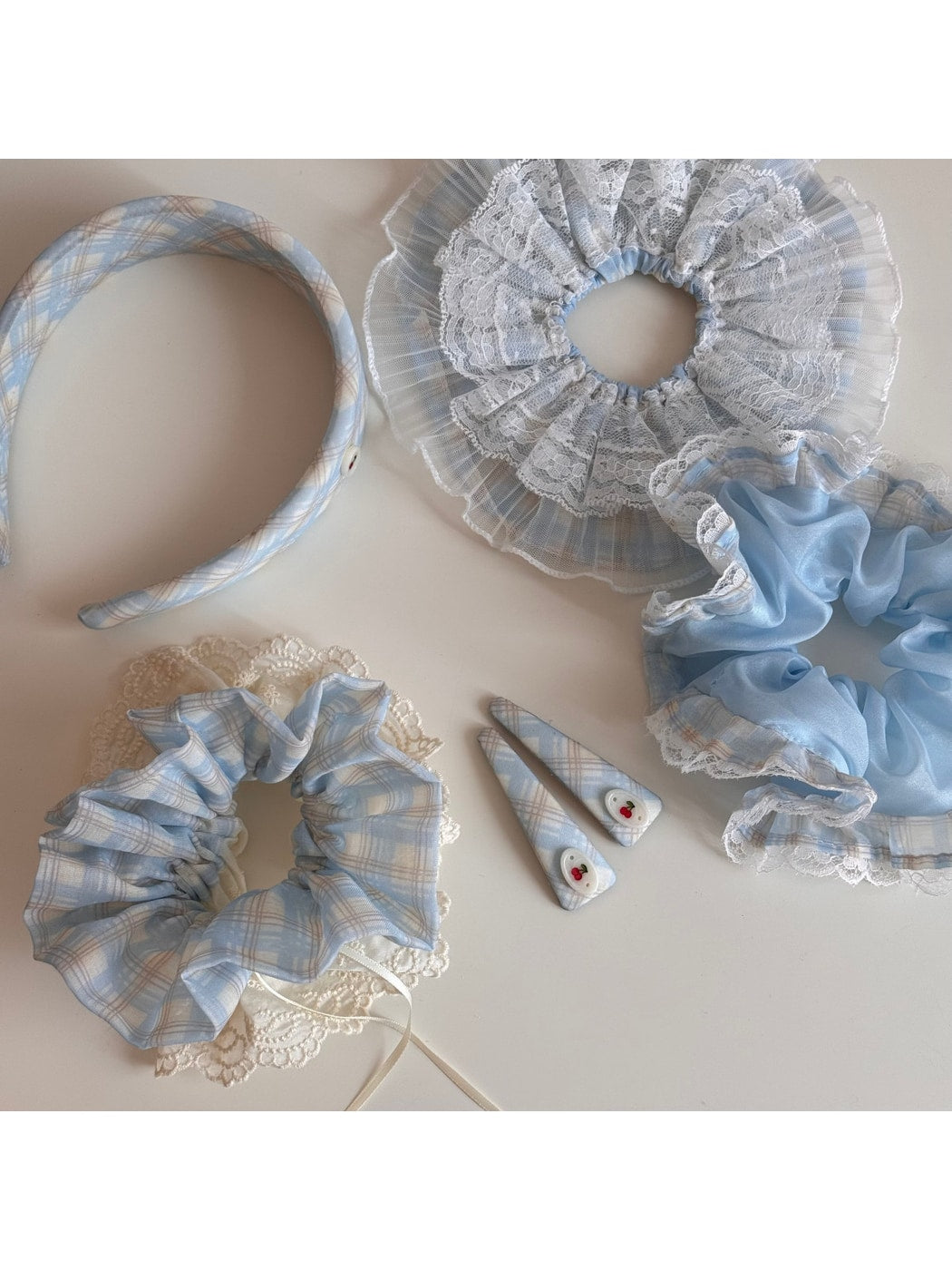 Gifty - Plaid Lace Trim Pleated Fabric Scrunchie