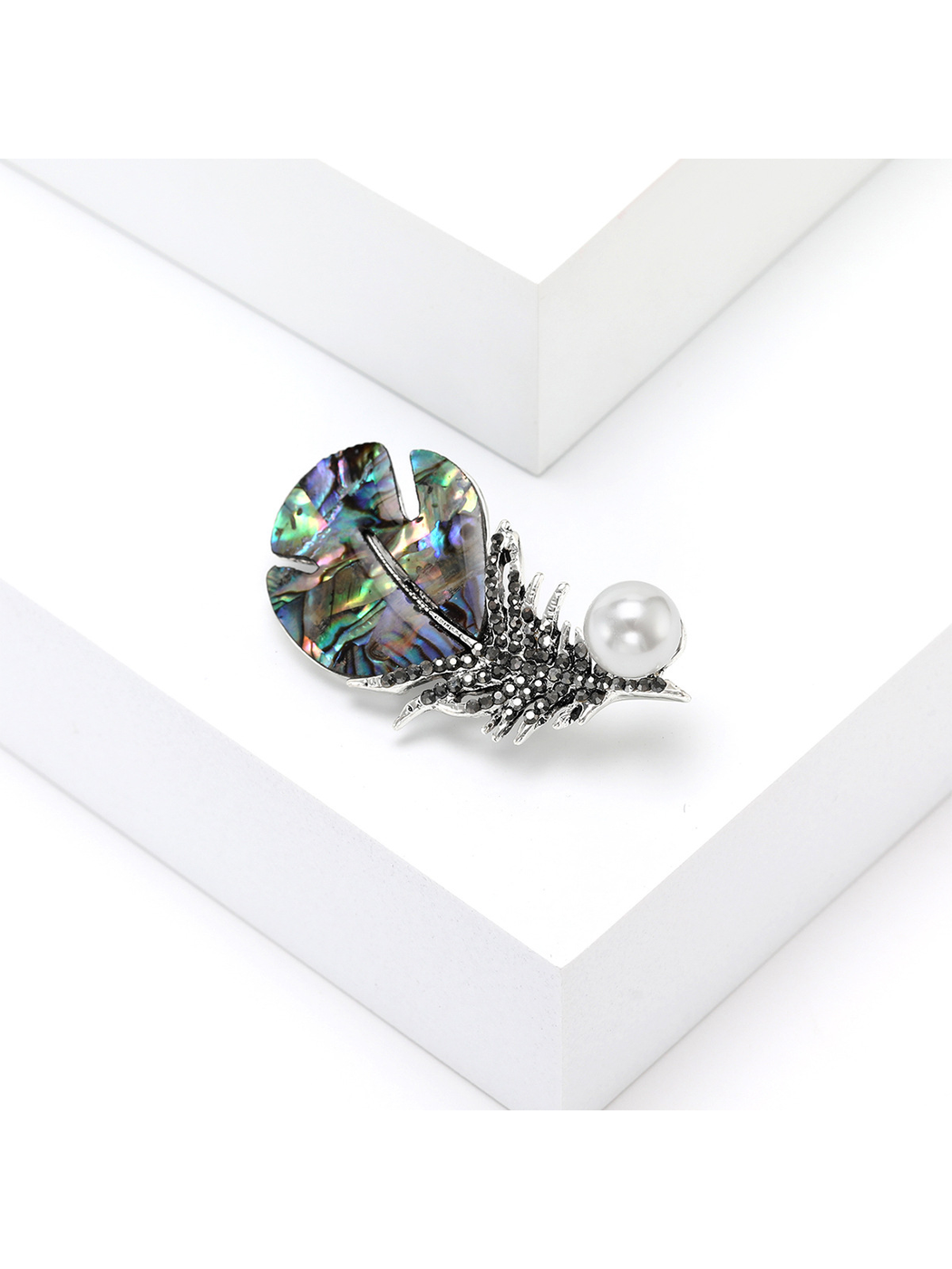 Brovia - Fashion Feather Accent Alloy Brooch Pin