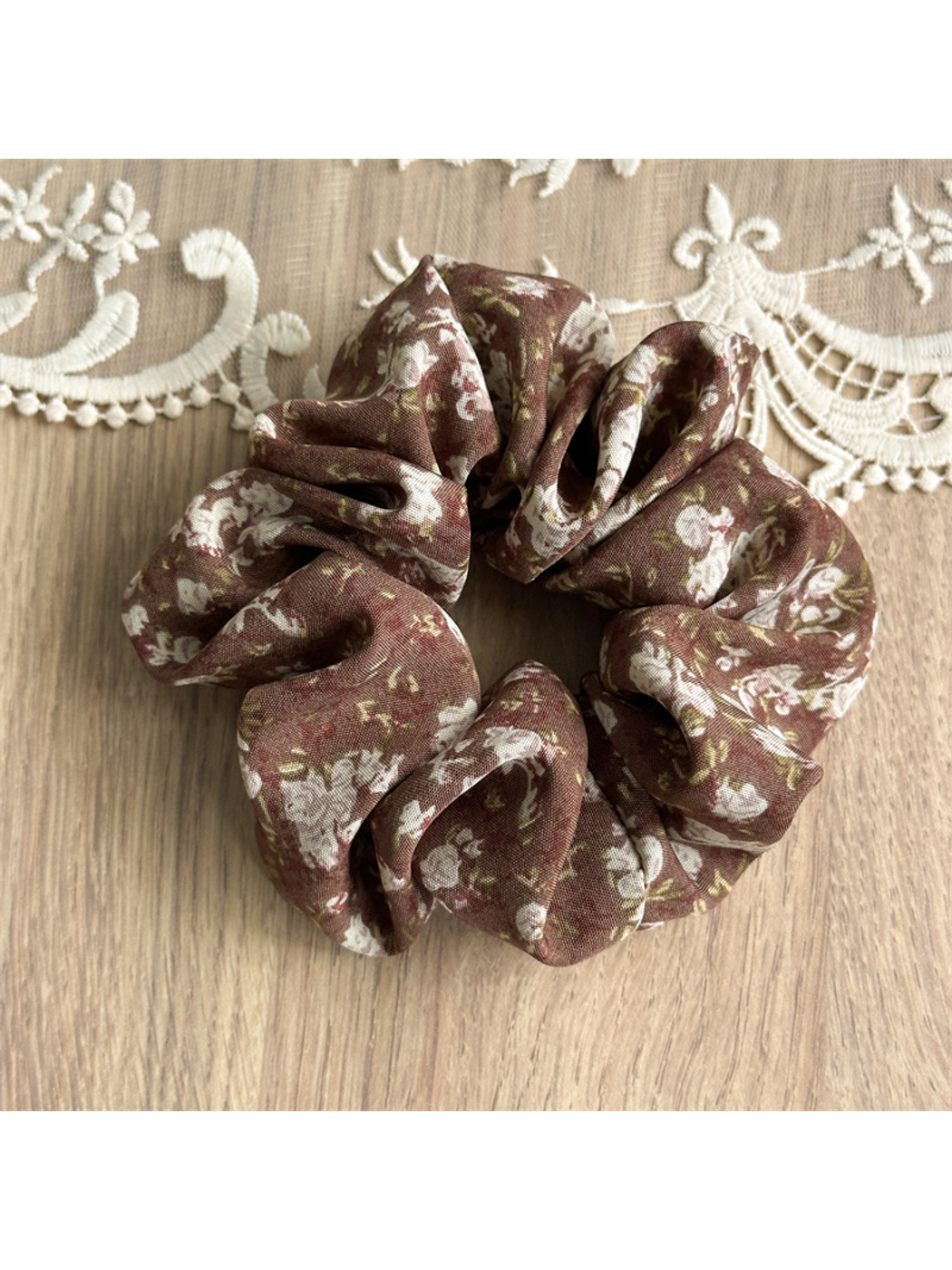 Gifty - Plant Floral Fabric Ponytail Style Scrunchie