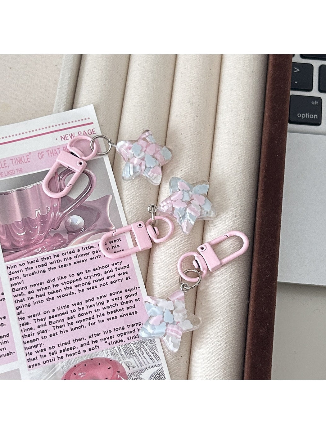 Keypus - Cute Five-Point Star Pendant Charm Keychain