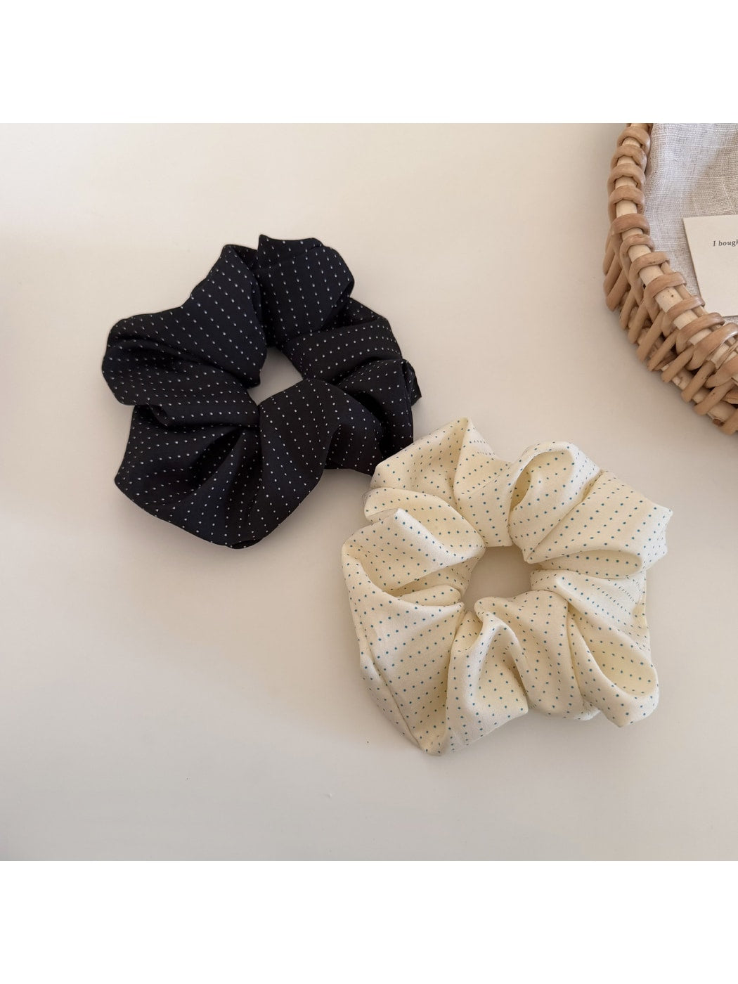 Gifty - Retro Polka Dot Polyester Fabric Scrunchie