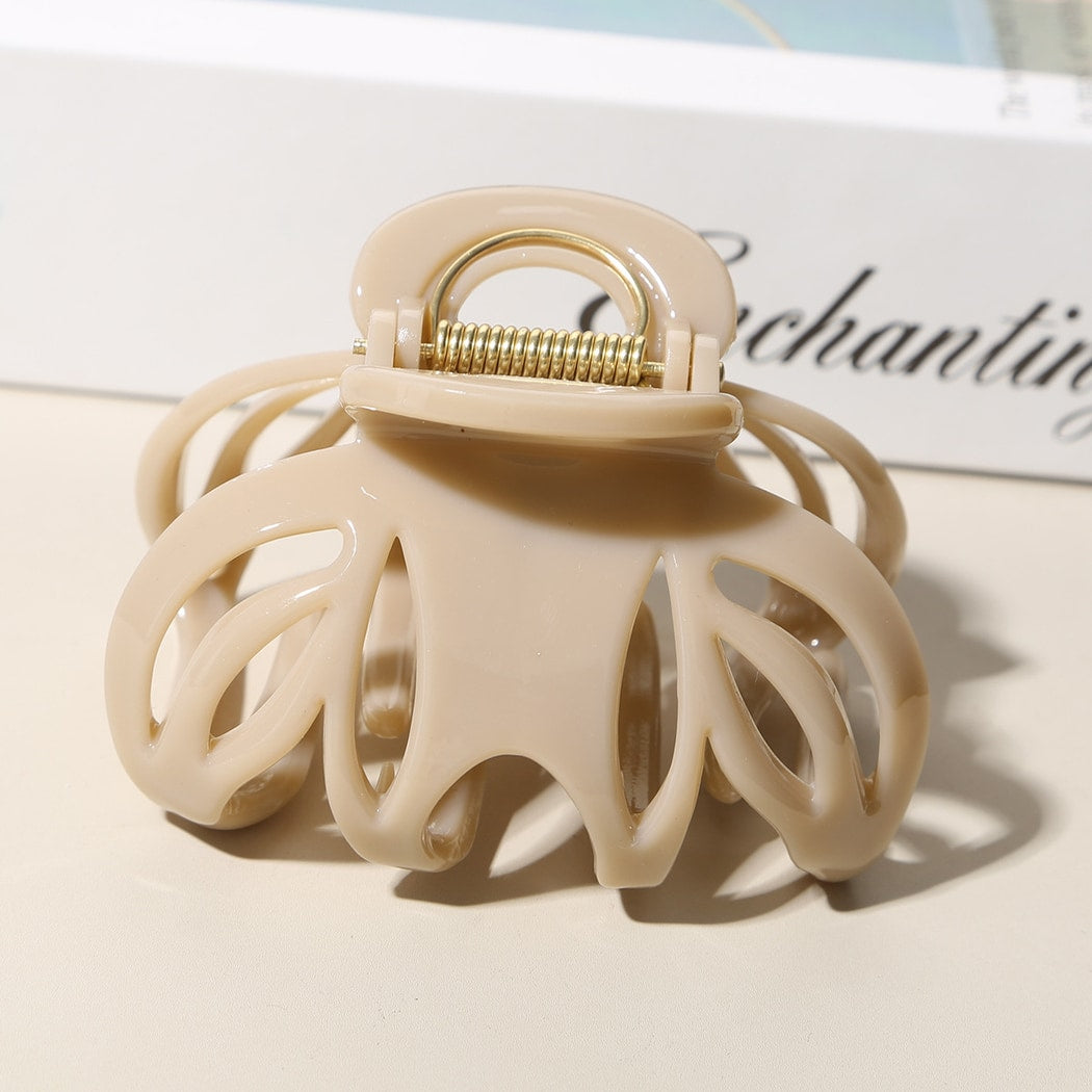 Beau - Glossy Openwork Leopard Pattern Claw Clip