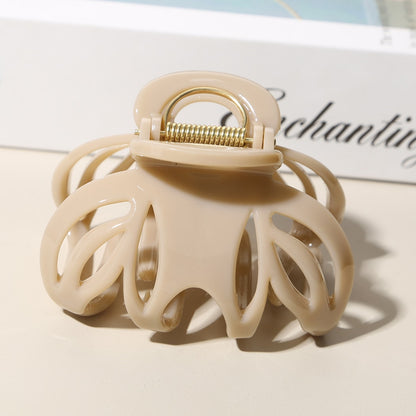 Beau - Glossy Openwork Leopard Pattern Claw Clip