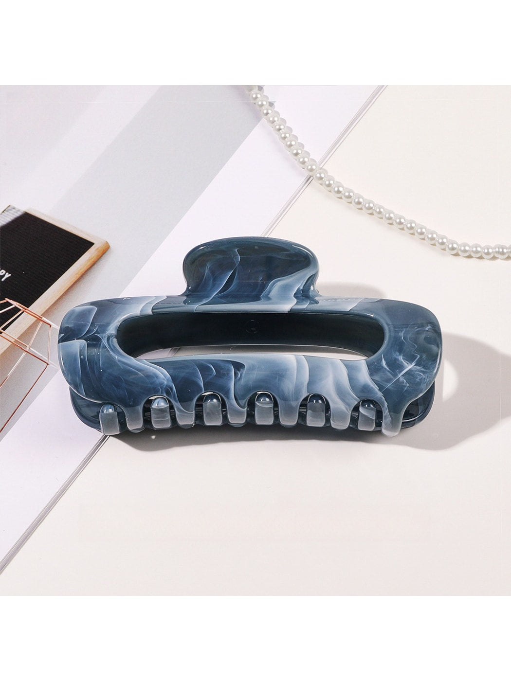 Beau - Glossy Marble Look Oval Hair Claw Clip