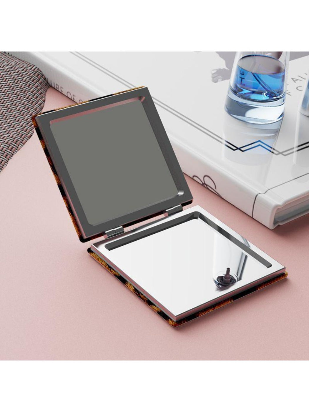 Mirroray - Vintage Leopard Print Square Compact Mirror