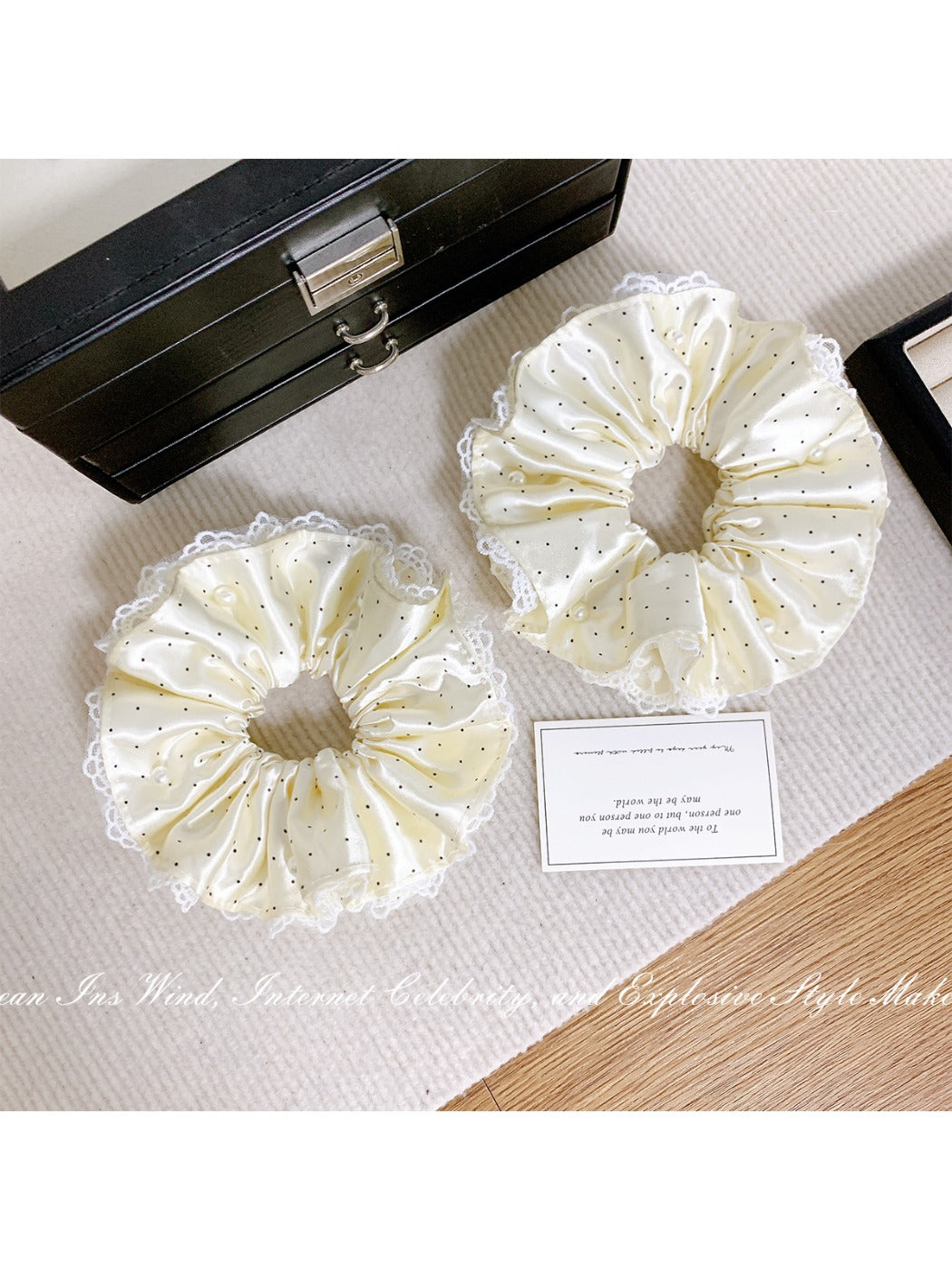 Gifty - Lace Polka Dot Hair Loop