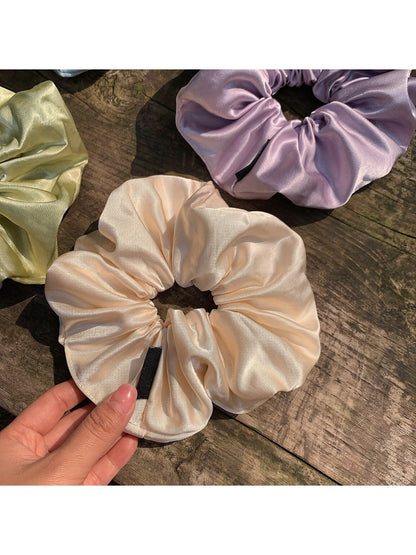 Gifty - Elegant Solid Smocked Scrunchie